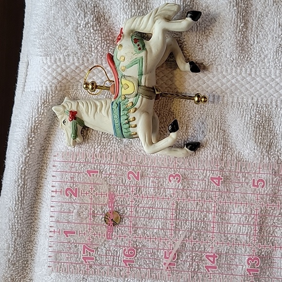 Carosel horse ornaments - Picture 9 of 10